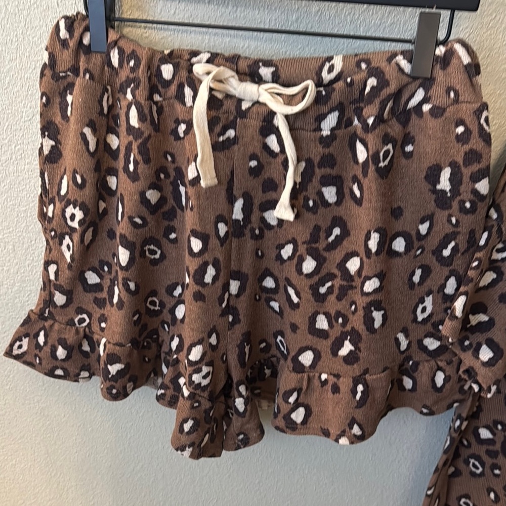 Leopard Print Lounge Set - Picture 5 of 7